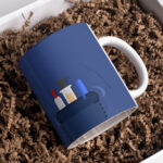 Taza Original Personalizada Uniforme Azul Oscuro con el Nombre y el cargo | TCAE Médico Enfermera Auxiliar Sanitarios | Regalos para Médicos. - Imagen 2