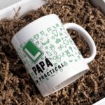 Taza Día del Padre con Frase Divertida "Papá en Prácticas". - Imagen 2