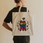 Tote Bag Orgullo LGBTIQ+ "Abrazo" - Imagen 5