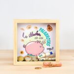 Hucha de Madera Cuadrada con Diseño "Hucha Cerdito de las Palabrotas" - Imagen 6