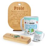 Pack regalo profesor Navidad o fin de curso. Pack Taza personalizada, caja de madera con bolígrafo y tarjeta de agradecimiento de madera para profes.