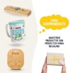 Pack regalo profesor Navidad o fin de curso. Pack Taza personalizada, caja de madera con bolígrafo y tarjeta de agradecimiento de madera para profes. - Imagen 6