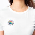 Chapa pin LGTBIQ+ con Diseño Pride be proud of who you are - Imagen 6
