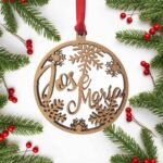Pack 2 Bolas de Navidad personalizadas de madera y Saco para Regalos con nombre. - Imagen 4