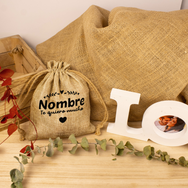 Saco Personalizado con Gominolas y Mensaje “Te Quiero Mucho” – Bolsa de Yute con Chuches - Imagen 4