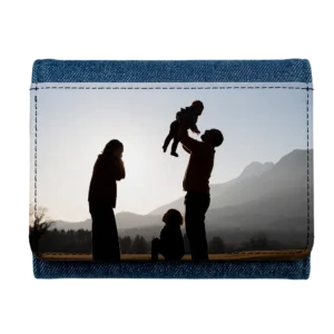 Billetera de tela vaquera azul marino personalizada con una foto y nombre, diseño unisex y moderno.