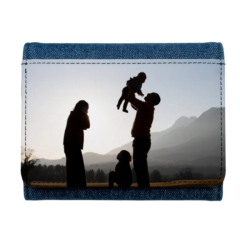 Billetera de tela vaquera azul marino personalizada con una foto y nombre, diseño unisex y moderno.